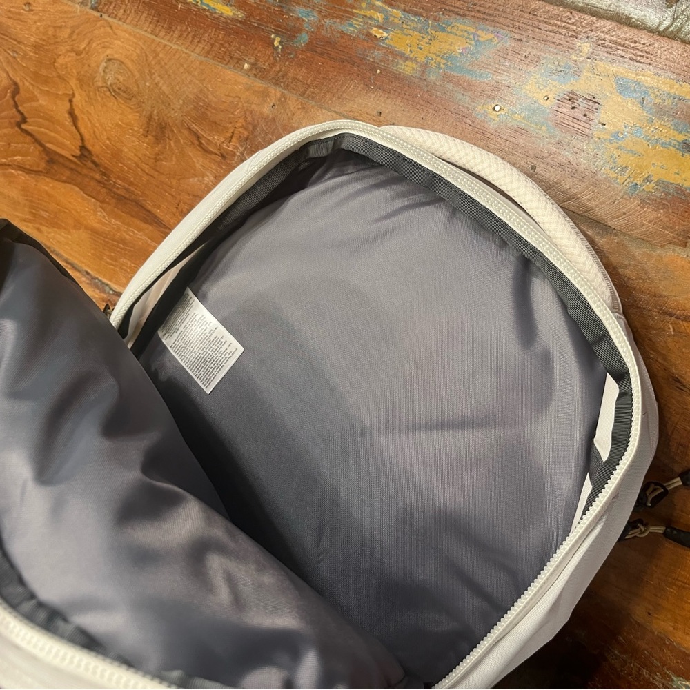 NWT North Face Borealis Backpack-Gardenia White - Picture 6 of 8